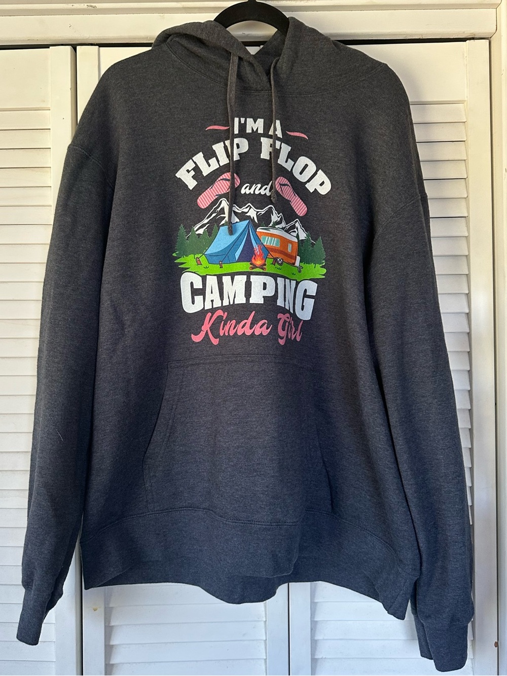Charcoal Gray 'I’m a Flip Flop and Camping Kinda Girl' Pullover Hoodie